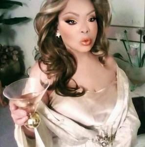 Meet your Posher, Constance